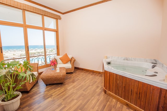 Lahami Bay Beach Resort & Gardens